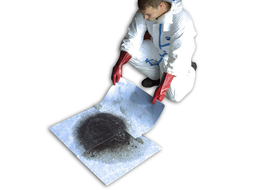 Feuille first absorbante hydrocarbure